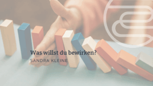 Wirkung: Mit der Hand Dominosteine stoppen